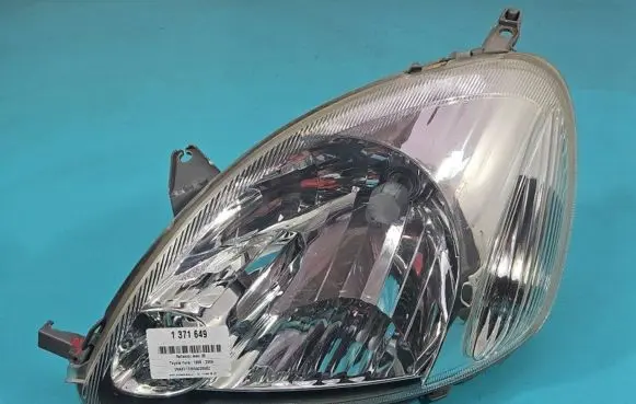 Toyota Yaris Headlight/headlamp IMPRK1371649