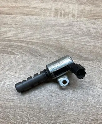 Lexus GS 300 400 430 Camshaft vanos timing valve 1534031020