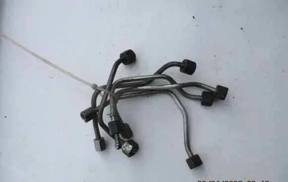 Citroen Berlingo Fuel injector supply line/pipe 9684213880