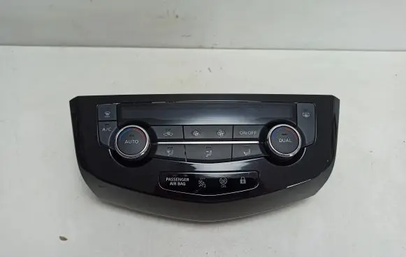 Nissan Qashqai Climate control unit 27500HV00A