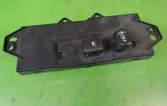 Chrysler Pacifica Electric window control switch 04685982AE