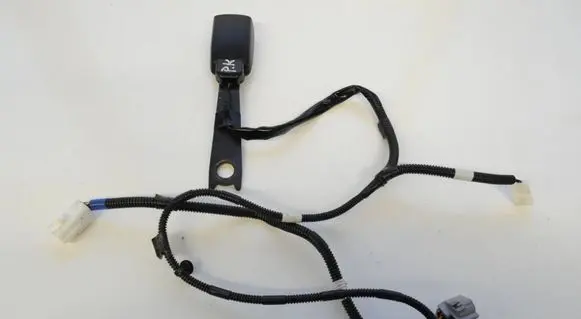 Volkswagen Jetta VI Front seatbelt buckle E034501