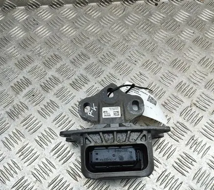BMW X2 F39 Engine mount bracket 6853453 1727681