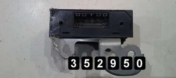 Toyota Avensis T220 Engine control unit/module 89730-05010