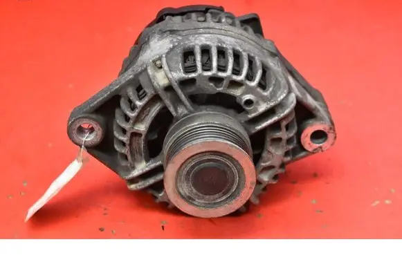 Opel Zafira B Generator/alternator 93169028