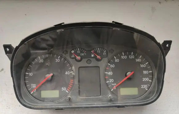 Volkswagen Transporter - Caravelle T4 Speedometer (instrument cluster) 88311300