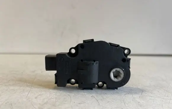 BMW X3 F25 Air flap motor/actuator EFB43603 T1015556H