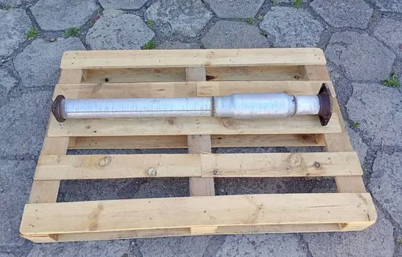 Dodge RAM Middle muffler/silencer 13082041