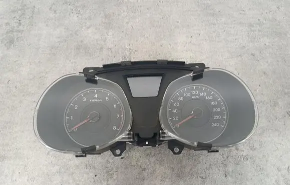 Hyundai ix20 Speedometer (instrument cluster) 940031K070
