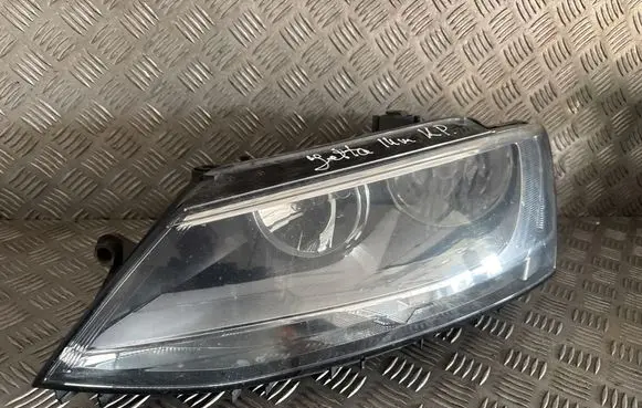 Volkswagen Jetta VI Headlight/headlamp 5C7941006H