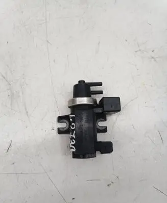 BMW X3 E83 Vacuum valve 72279600 2247906