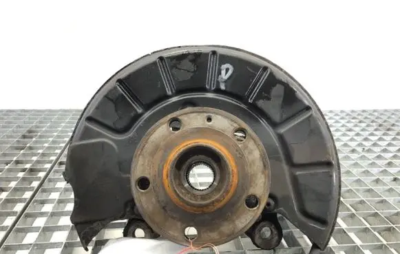 Skoda Superb B6 (3T) Front wheel hub spindle knuckle