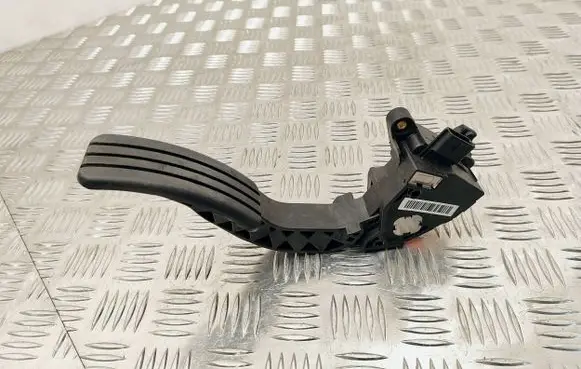 Opel Vivaro Accelerator throttle pedal 180020024R