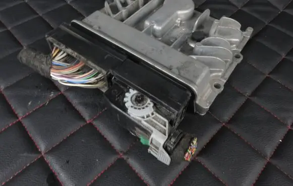 Opel Meriva B Engine control unit/module 55581805 55579237 86A2RN012527C00W