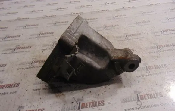 Mercedes-Benz E W211 Engine mounting bracket A6422230104