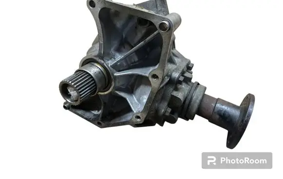 Nissan X-Trail T30 Gearbox transfer box case 