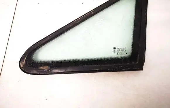 Volkswagen Sharan Front triangle window/glass 