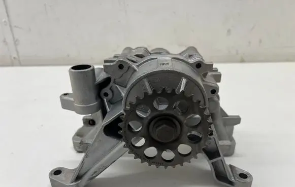 Land Rover Discovery 5 Oil pump G4D36L079F