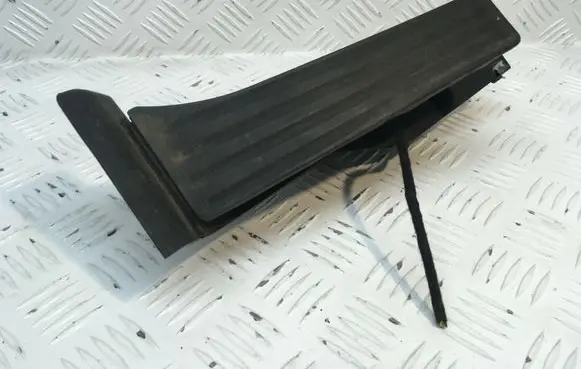 BMW 5 E39 Accelerator throttle pedal 6756492