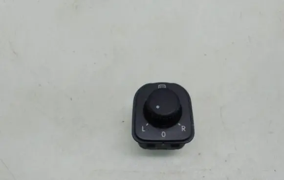 Volkswagen Golf Plus Wing mirror switch 1K0959565H