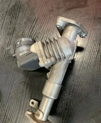 BMW 1 E81 E87 EGR valve 7563241