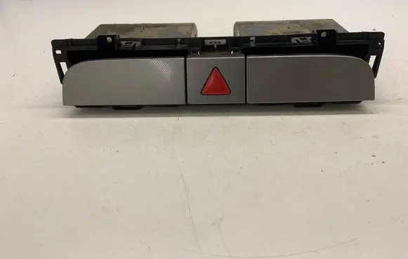 Volkswagen PASSAT B6 Hazard light switch 3C0858407