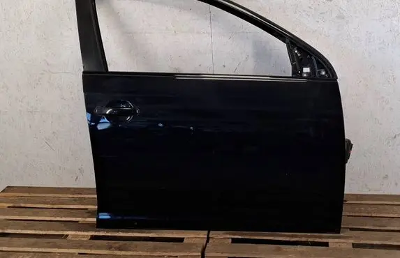 Volkswagen Golf VI Front door 1K5831312
