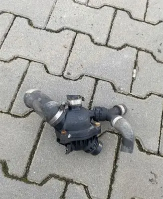 BMW 3 E90 E91 Thermostat housing 7536655