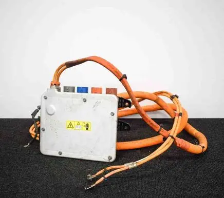 Tesla Model S Voltage converter/converter module 105706810A