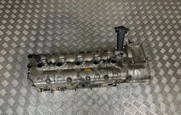 BMW M5 Engine head 7833880 7834621 7835038