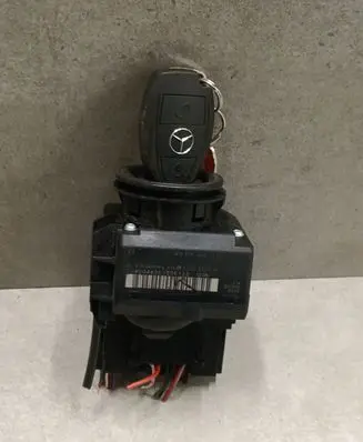 Mercedes-Benz Sprinter W906 Ignition lock A9069003303 3300302201 2040044961806128