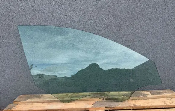 Volvo S90, V90 Front door window glass four-door