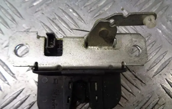 Seat Toledo II (1M) Tailgate/trunk/boot lock/catch/latch