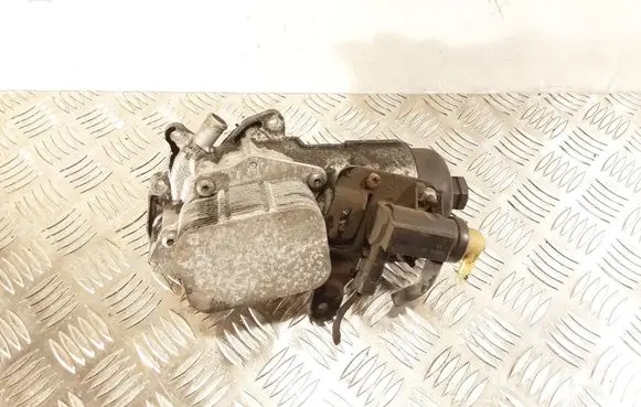 Volvo V40 Oil filter mounting bracket 312765 70163303