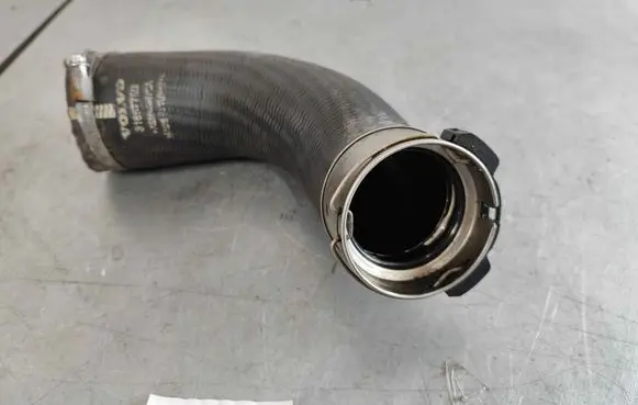 Volvo S90, V90 Intercooler hose/pipe 32222071 31657759