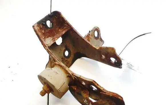 Toyota Yaris Verso Engine mounting bracket