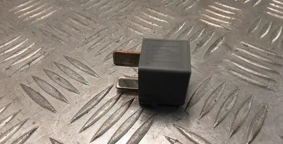 Mercedes-Benz R W251 Other relay A0025422619