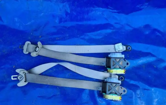 Toyota Auris 150 Front seatbelt 
