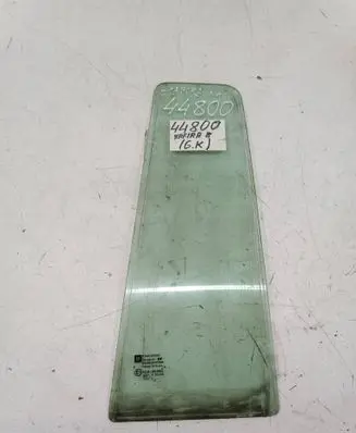 Opel Zafira B Rear vent window glass 