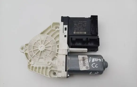 Volkswagen PASSAT CC Front door window regulator motor 1T0959701L 1K0959793P 3C8837461J