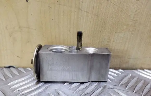 Air conditioning (A/C) expansion valve