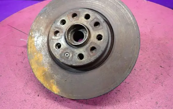 Volkswagen Tiguan Front wheel hub spindle knuckle