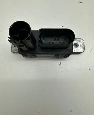Glow plug pre-heat relay