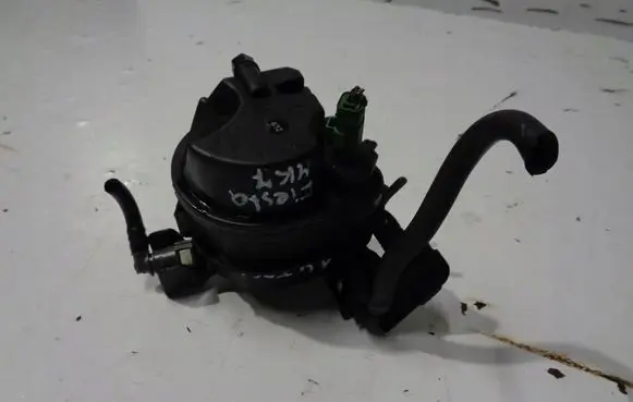 Ford Fiesta Fuel filter housing 
