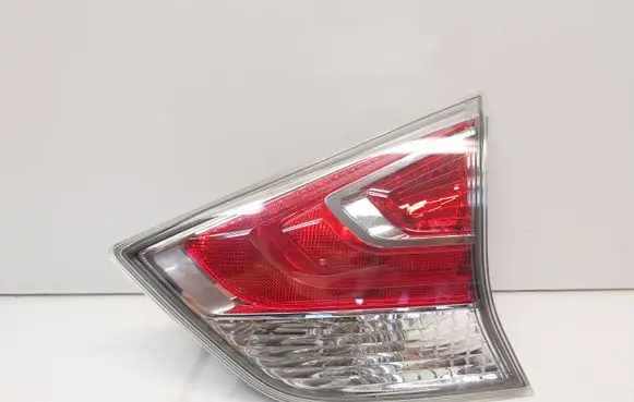 Nissan X-Trail T32 Tailgate rear/tail lights