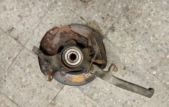 Mercedes-Benz E W211 Front wheel hub spindle knuckle