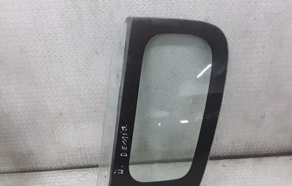 Mazda Demio Rear side window