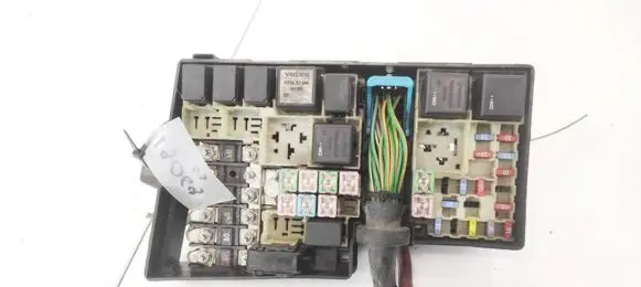 Volvo V50 Fuse box set 9441158 V23134-J52-X346