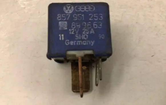 Audi A4 S4 B5 8D Other relay 857951253