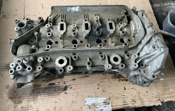 Renault Trafic III (X82) Rocker cam cover 110422959R